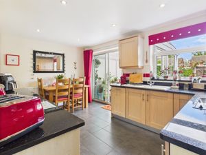 Kitchen dining family room- click for photo gallery